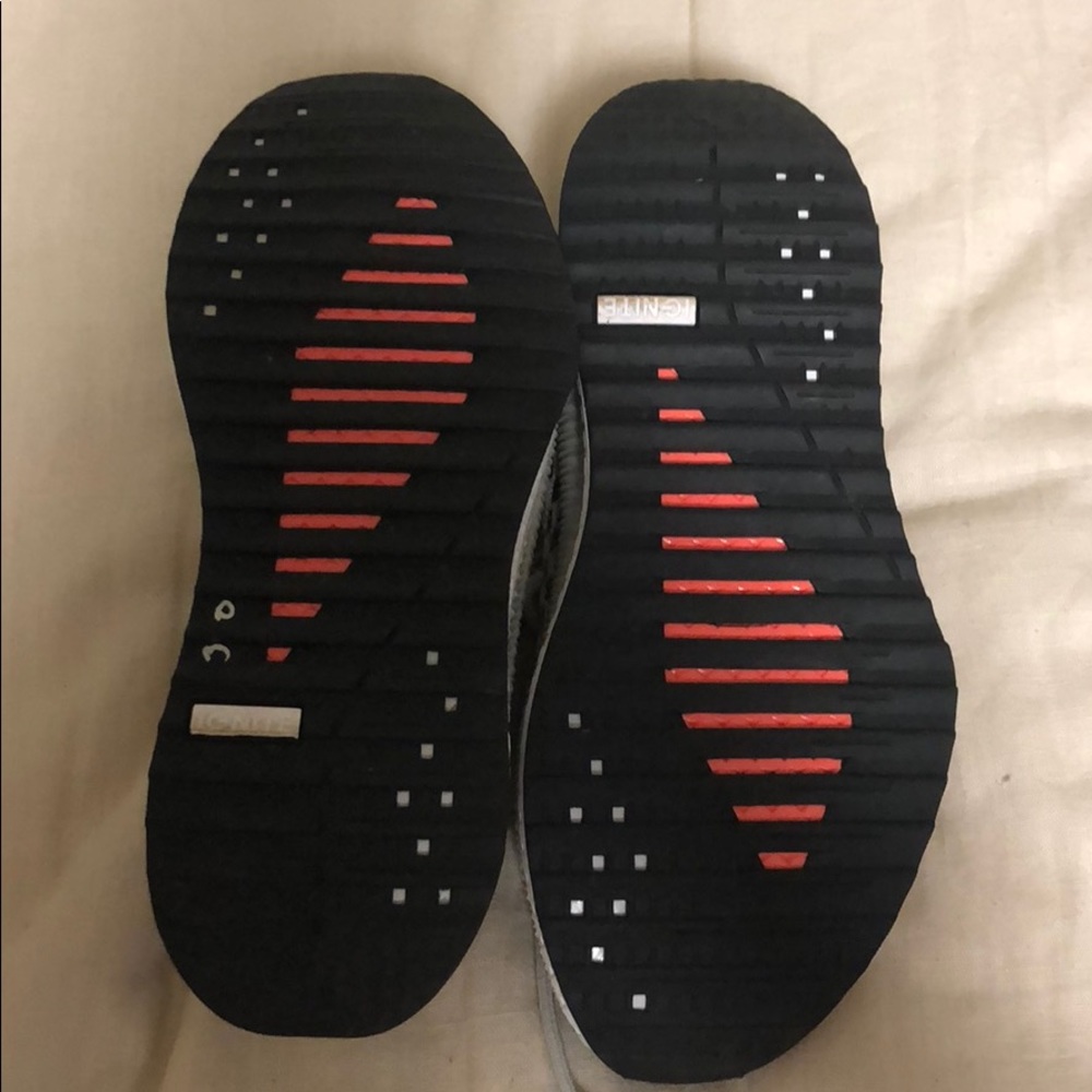 Puma Shoes - Picture 4 of 4